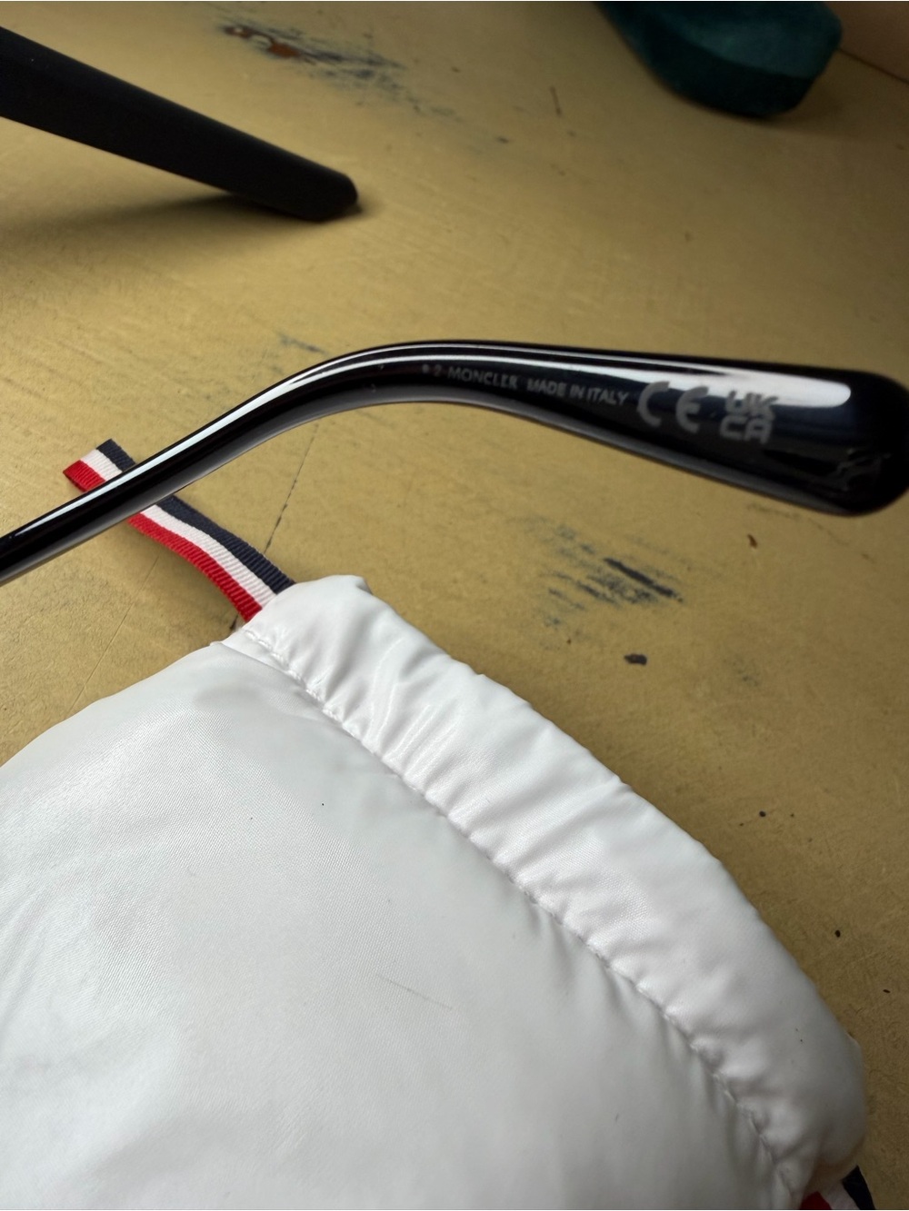 Moncler Black Oversized Sunglasses - Picture 5 of 9